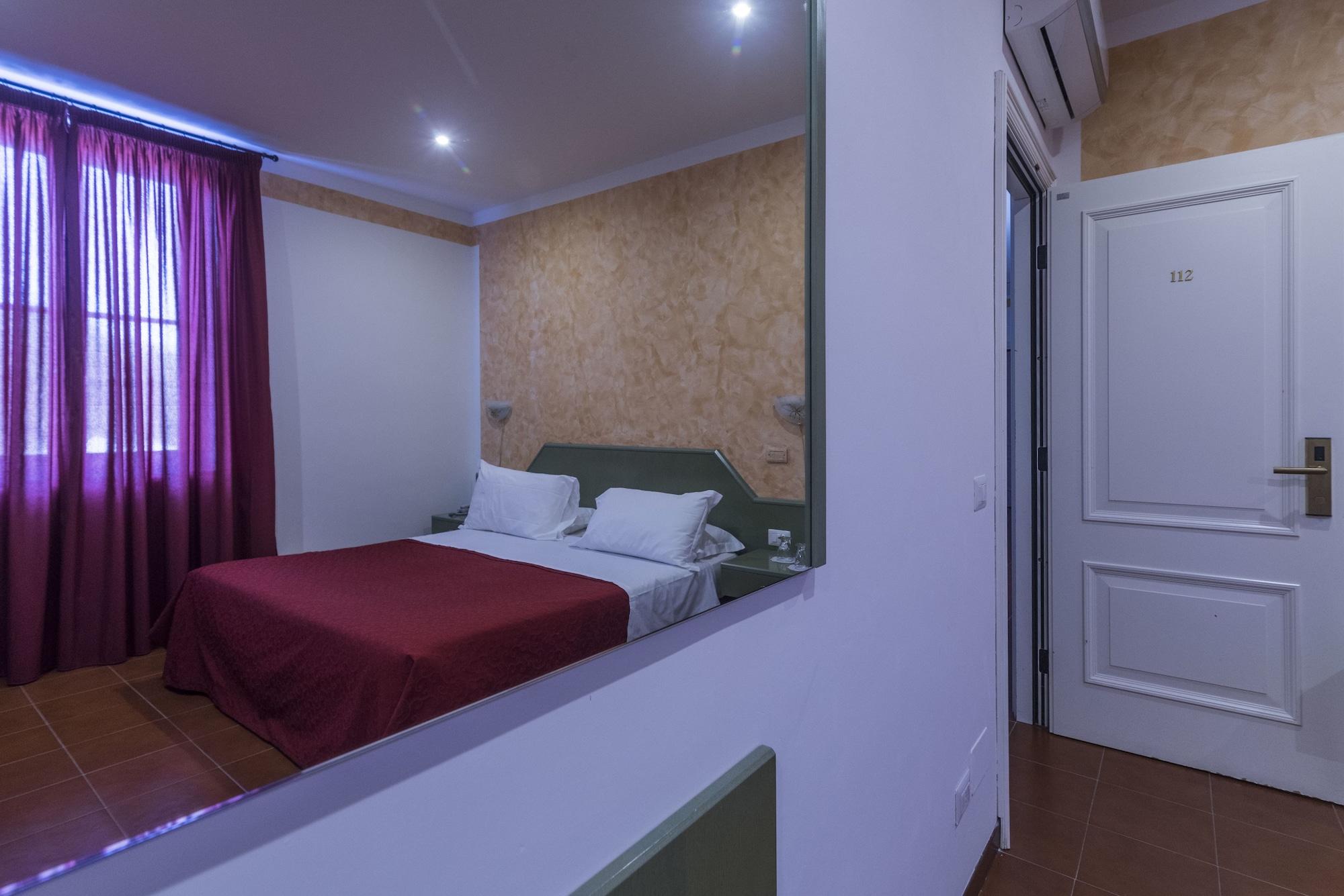 Hotel Villa Del Cardinale Norma ภายนอก รูปภาพ