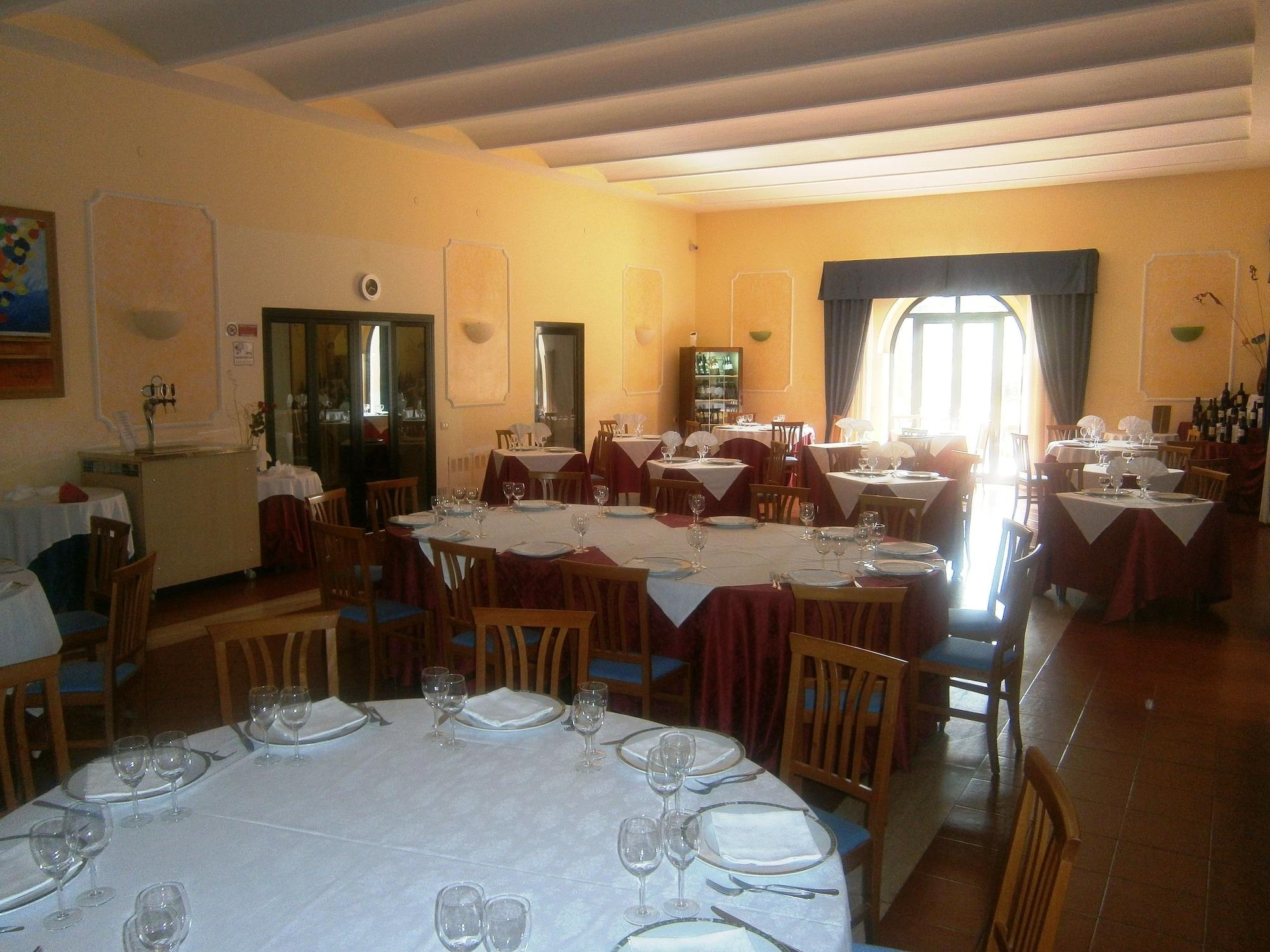 Hotel Villa Del Cardinale Norma ภายนอก รูปภาพ