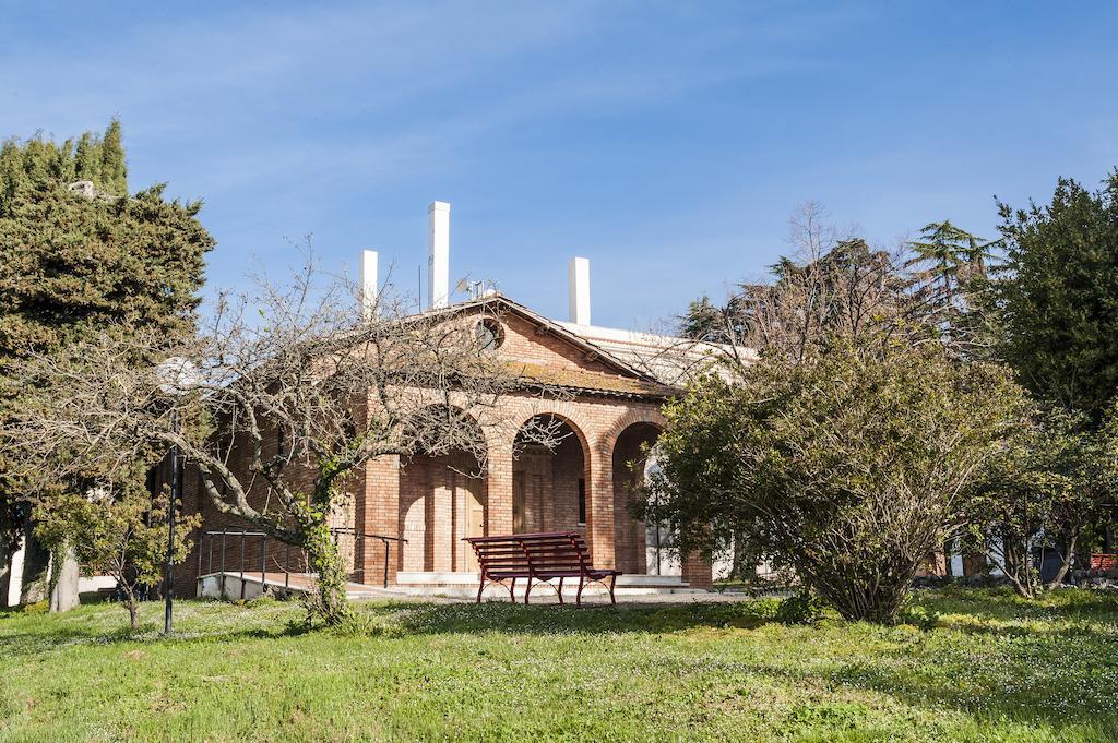 Hotel Villa Del Cardinale Norma ภายนอก รูปภาพ