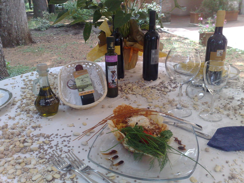 Hotel Villa Del Cardinale Norma ภายนอก รูปภาพ